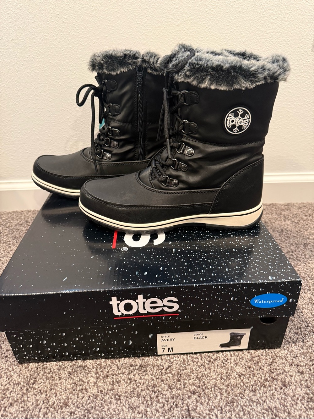 Totes Avery Winter Boots